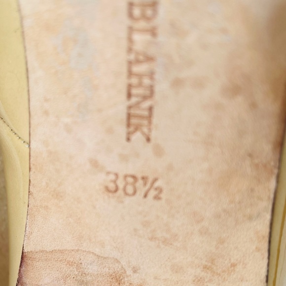 FINAL Manolo Blahnik Patent Nude Pump - Picture 10 of 13